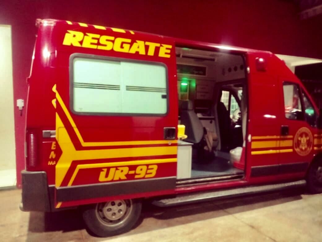 Imagem de compartilhamento para o artigo Acidente entre carro e moto deixa homem e criança feridos no centro de Costa Rica da MS Todo dia